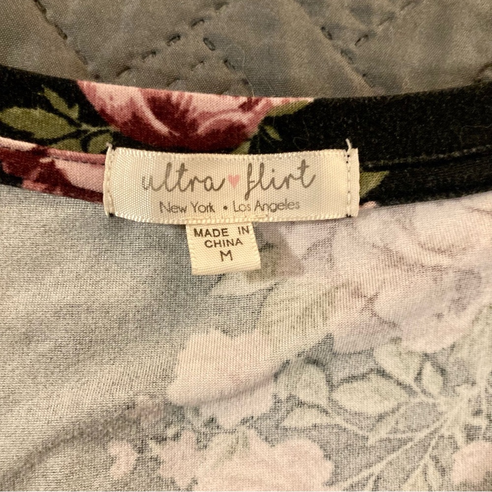 Dusty rose floral/black body con dress - Picture 3 of 4